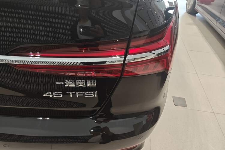 Used Audi A6L 2024 45 TFSI Prestige Dynamic Edition Right Rear Taillight