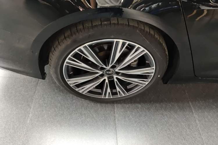 Used Audi A6L 2024 45 TFSI Prestige Dynamic Edition Right Rear Wheel Hub