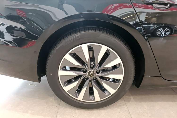 Used Audi A6L 2024 45 TFSI Prestige Elegant Edition Right Rear Wheel Hub