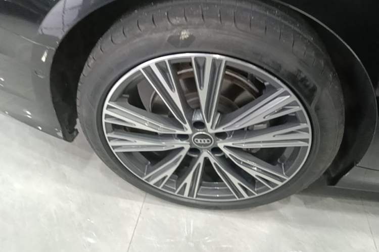 Used Audi A6L 2024 45 TFSI quattro Prestige Dynamic Edition Right Rear Wheel Hub