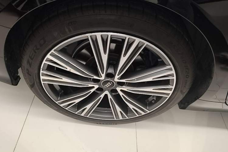 Used Audi A6L 2024 45 TFSI Prestige Dynamic Edition Right Rear Wheel Hub