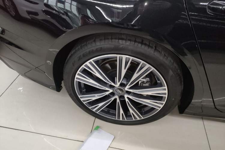 Used Audi A6L 2024 45 TFSI quattro Prestige Dynamic Edition Right Rear Wheel Hub