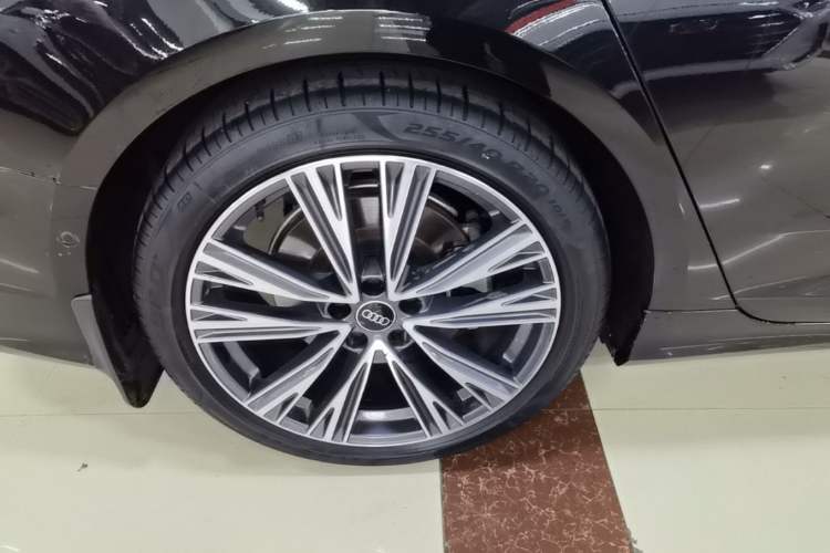 Used Audi A6L 2024 55 TFSI quattro Prestige Dynamic Edition Right Rear Wheel Hub