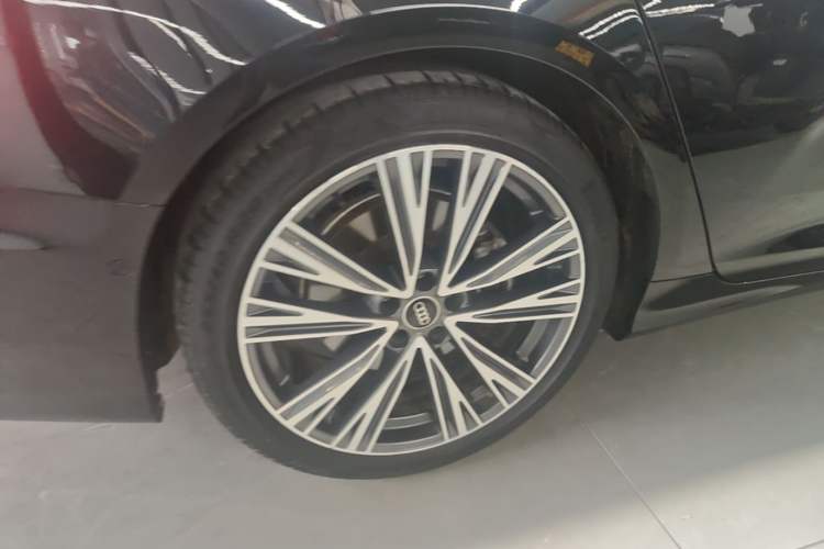 Used Audi A6L 2024 45 TFSI Prestige Dynamic Edition Right Rear Wheel Hub