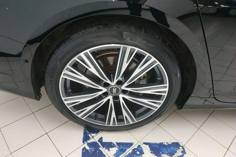 Used Audi A6L 2024 45 TFSI Prestige Dynamic Edition Right Rear Wheel Hub
