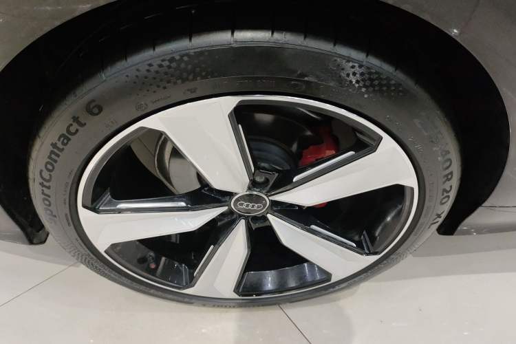 Used Audi A6L 2024 40 TFSI Luxury Dynamic Edition Right Rear Wheel Hub