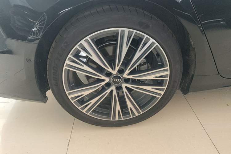 Used Audi A6L 2024 45 TFSI Prestige Dynamic Edition Right Rear Wheel Hub