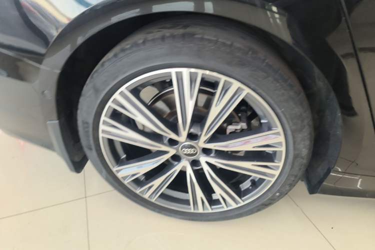 Used Audi A6L 2024 45 TFSI Prestige Dynamic Edition Right Rear Wheel Hub