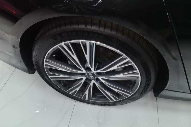 Used Audi A6L 2024 45 TFSI quattro Prestige Dynamic Edition Right Rear Wheel Hub