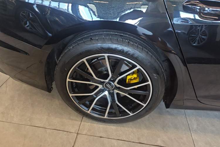 Used Audi A6L 2024 45 TFSI Prestige Dynamic Edition Right Rear Wheel Hub