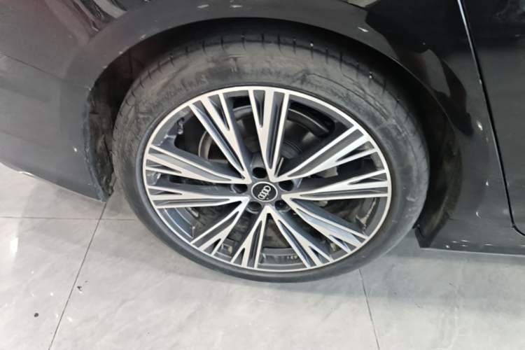 Used Audi A6L 2024 40 TFSI Luxury Dynamic Edition Right Rear Wheel Hub
