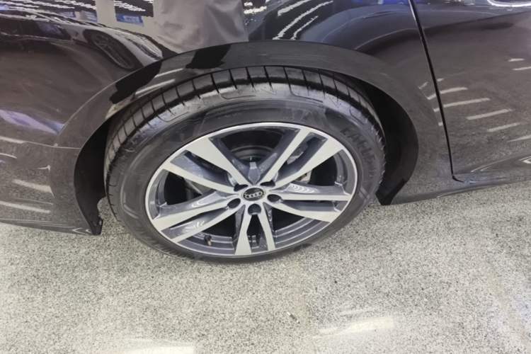 Used Audi A6L 2024 40 TFSI Luxury Dynamic Edition Right Rear Wheel Hub