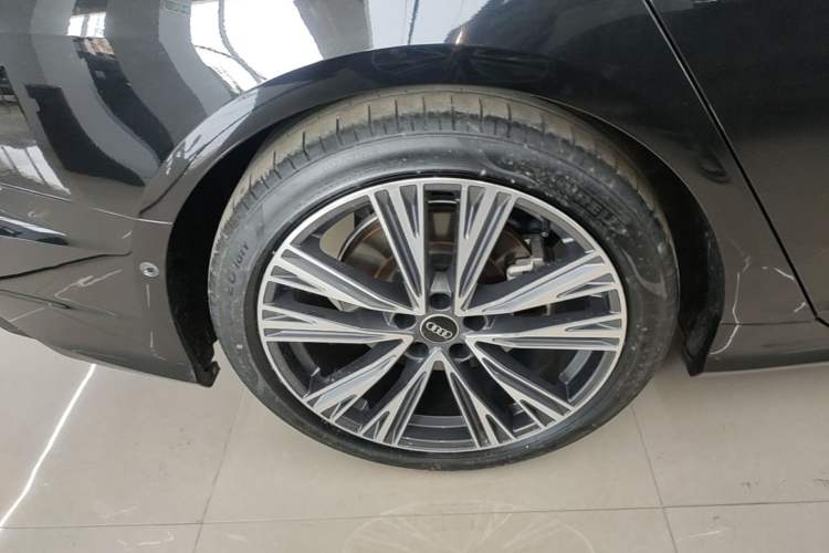 Used Audi A6L 2024 45 TFSI Prestige Dynamic Edition Right Rear Wheel Hub