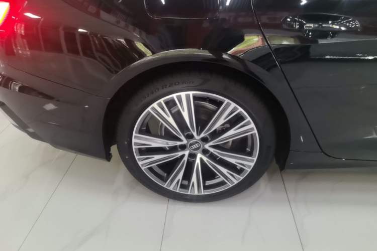 Used Audi A6L 2024 40 TFSI Luxury Dynamic Edition Right Rear Wheel Hub