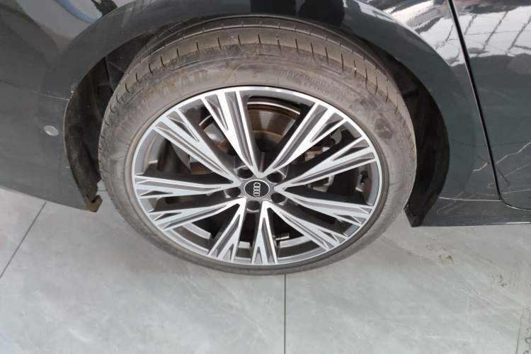 Used Audi A6L 2024 45 TFSI quattro Prestige Dynamic Edition Right Rear Wheel Hub