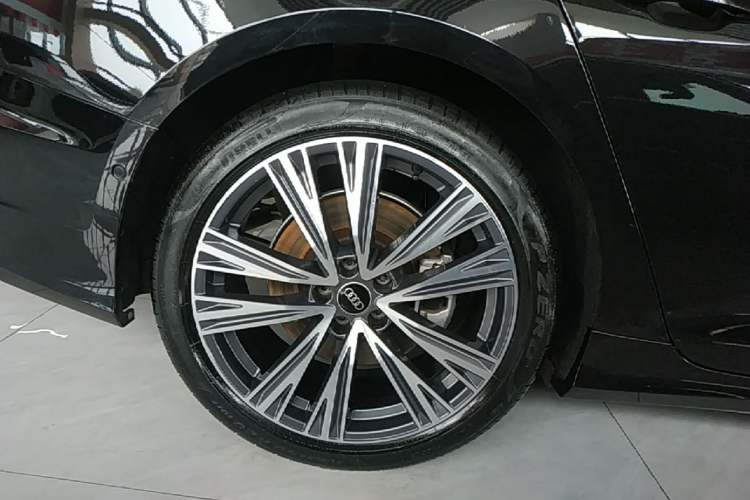 Used Audi A6L 2024 45 TFSI Prestige Dynamic Edition Right Rear Wheel Hub