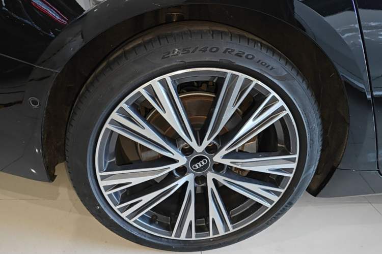 Used Audi A6L 2024 45 TFSI quattro Prestige Elegant Edition Right Rear Wheel Hub