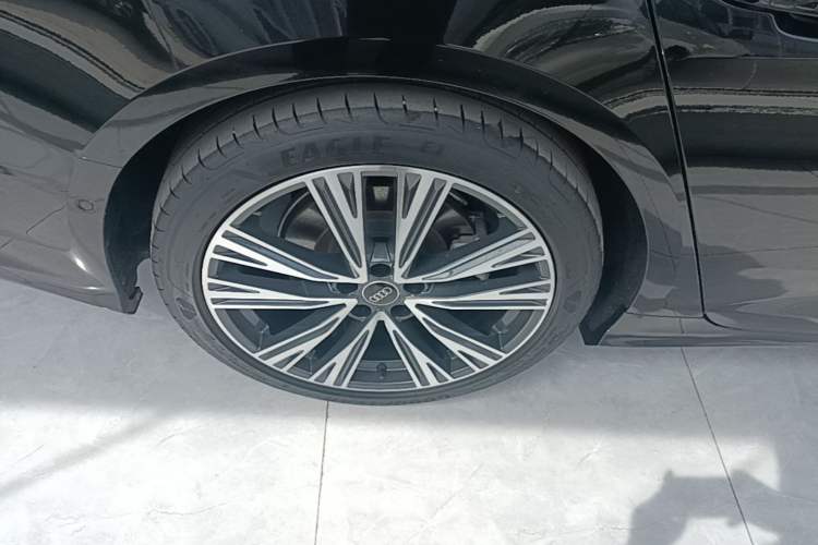 Used Audi A6L 2024 45 TFSI quattro Prestige Dynamic Edition Right Rear Wheel Hub