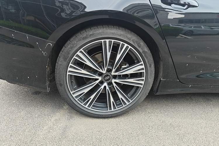 Used Audi A6L 2024 45 TFSI quattro Prestige Dynamic Edition Right Rear Wheel Hub