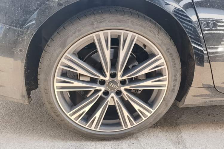 Used Audi A6L 2024 45 TFSI quattro Prestige Dynamic Edition Right Rear Wheel Hub