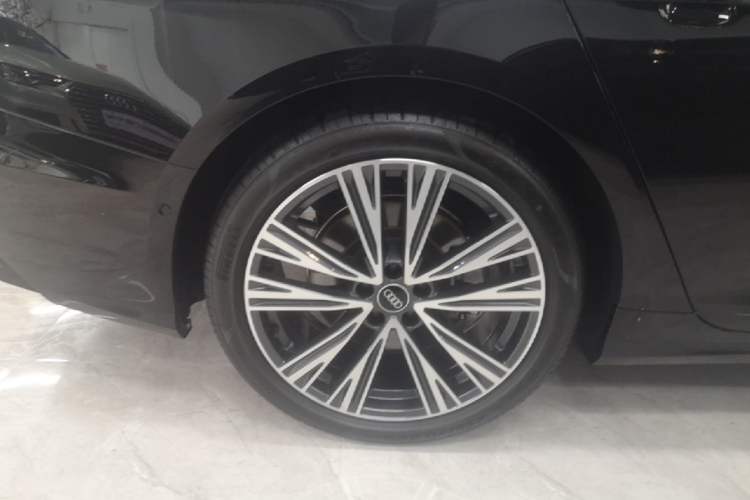 Used Audi A6L 2024 55 TFSI quattro Prestige Dynamic Edition Right Rear Wheel Hub