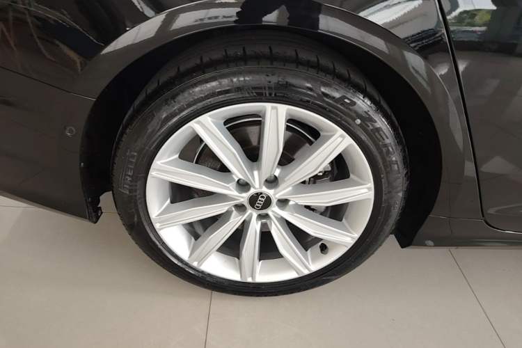 Used Audi A6L 2024 45 TFSI Prestige Dynamic Edition Right Rear Wheel Hub