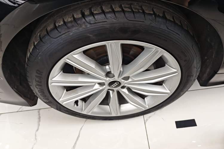Used Audi A6L 2024 45 TFSI Prestige Dynamic Edition Right Rear Wheel Hub