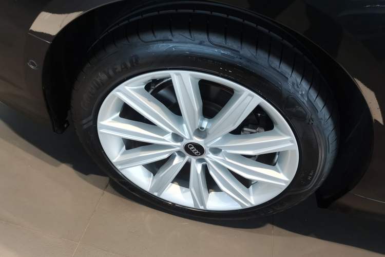 Used Audi A6L 2024 45 TFSI Prestige Dynamic Edition Right Rear Wheel Hub