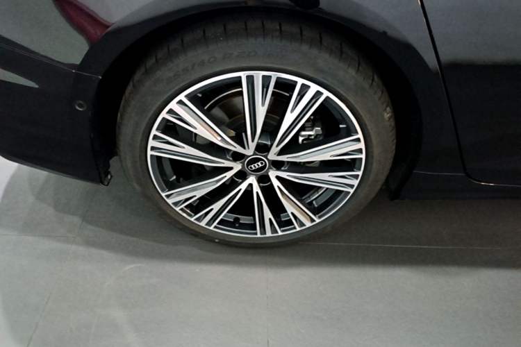 Used Audi A6L 2024 45 TFSI quattro Prestige Dynamic Edition Right Rear Wheel Hub