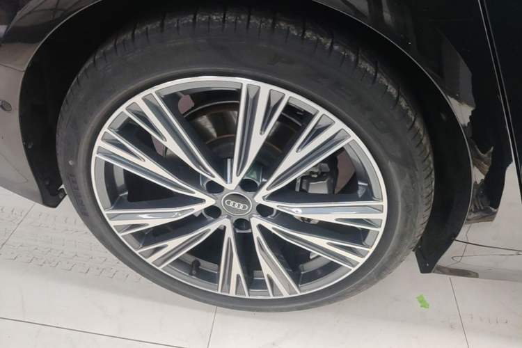 Used Audi A6L 2024 45 TFSI quattro Prestige Dynamic Edition Right Rear Wheel Hub