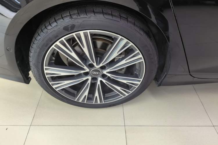 Used Audi A6L 2024 45 TFSI Prestige Dynamic Edition Right Rear Wheel Hub