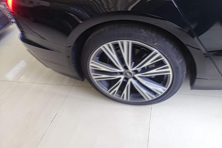 Used Audi A6L 2024 45 TFSI Prestige Dynamic Edition Right Rear Wheel Hub