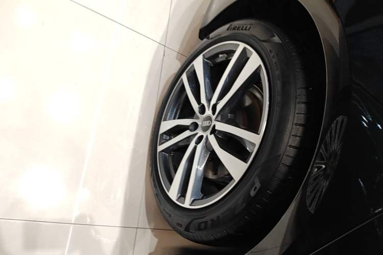 Used Audi A6L 2024 40 TFSI Luxury Dynamic Edition Right Rear Wheel Hub