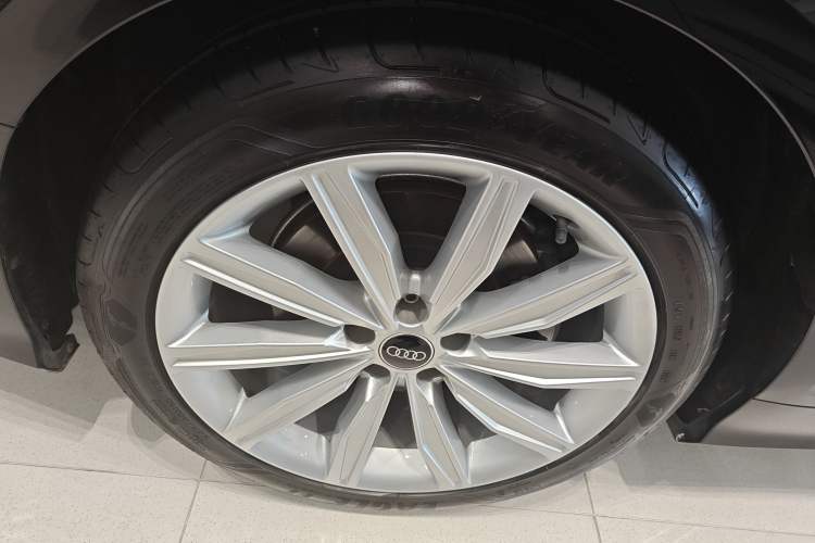 Used Audi A6L 2024 45 TFSI Prestige Dynamic Edition Right Rear Wheel Hub