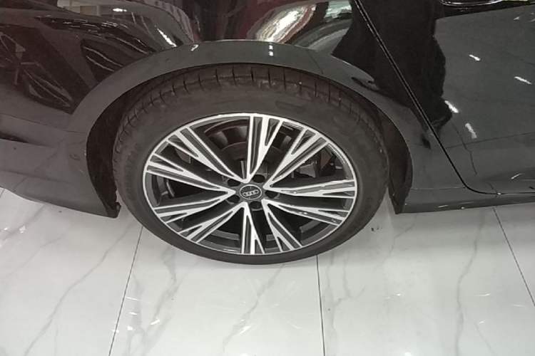 Used Audi A6L 2024 45 TFSI quattro Prestige Dynamic Edition Right Rear Wheel Hub