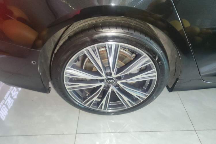 Used Audi A6L 2024 55 TFSI quattro Prestige Dynamic Edition Right Rear Wheel Hub