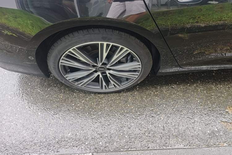 Used Audi A6L 2024 45 TFSI Prestige Dynamic Edition Right Rear Wheel Hub