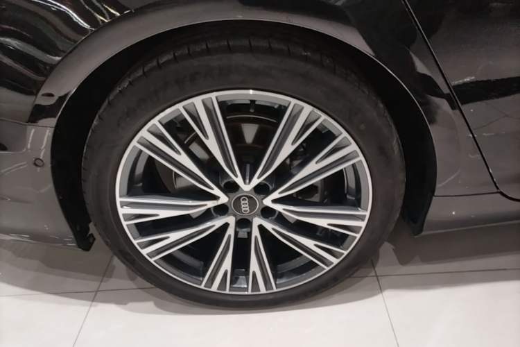 Used Audi A6L 2024 45 TFSI Prestige Dynamic Edition Right Rear Wheel Hub