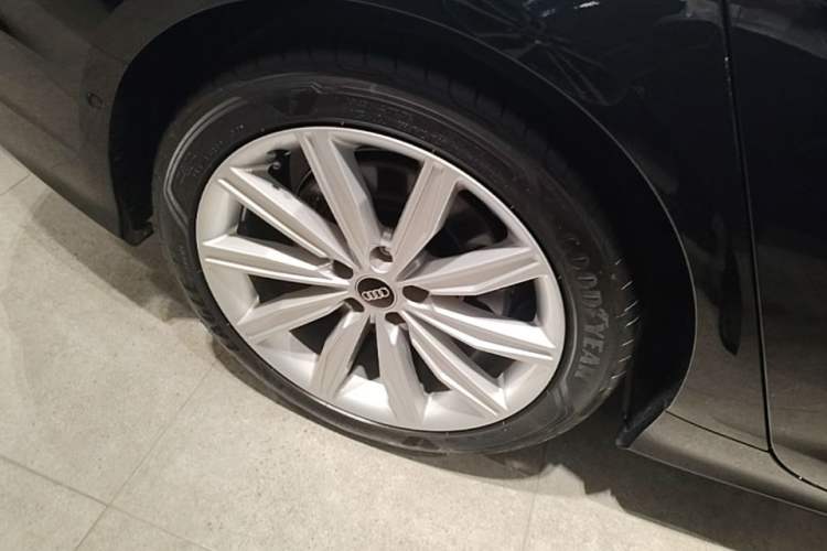Used Audi A6L 2024 45 TFSI Prestige Dynamic Edition Right Rear Wheel Hub