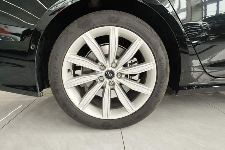 Used Audi A6L 2024 45 TFSI Prestige Dynamic Edition Right Rear Wheel Hub