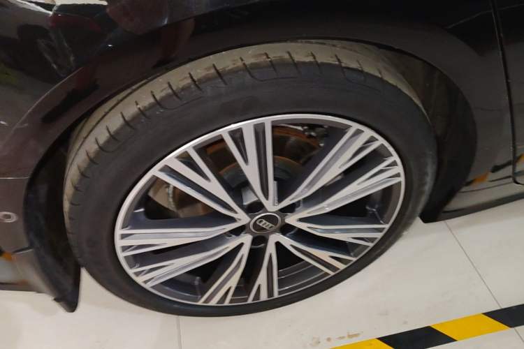 Used Audi A6L 2024 45 TFSI quattro Prestige Dynamic Edition Right Rear Wheel Hub