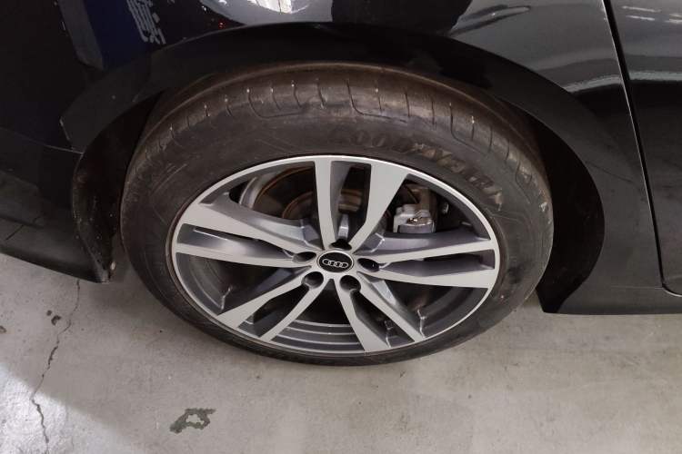 Used Audi A6L 2024 40 TFSI Luxury Dynamic Edition Right Rear Wheel Hub