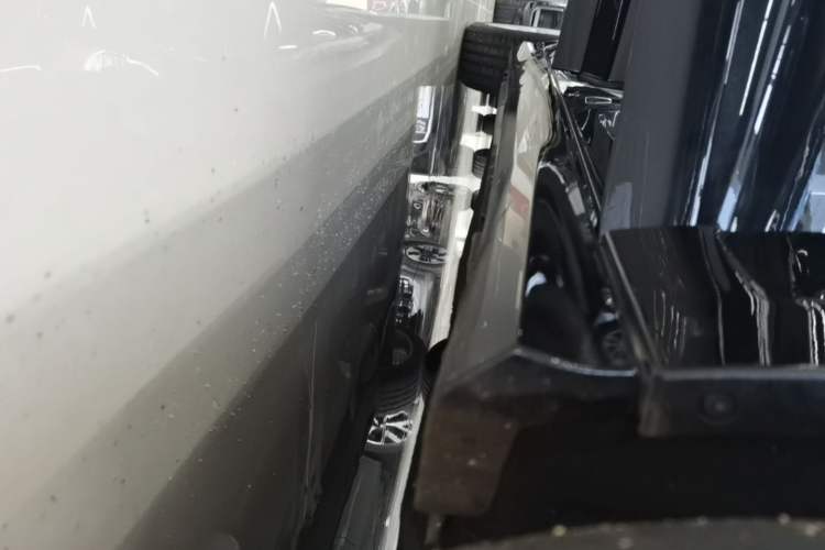 Used Audi A6L 2024 45 TFSI Prestige Dynamic Edition Right Side Sill