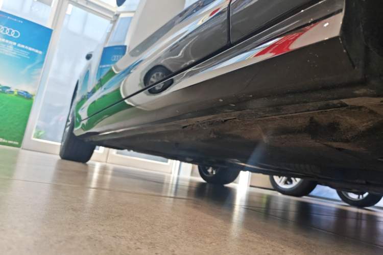 Used Audi A6L 2024 45 TFSI Prestige Dynamic Edition Right Side Sill