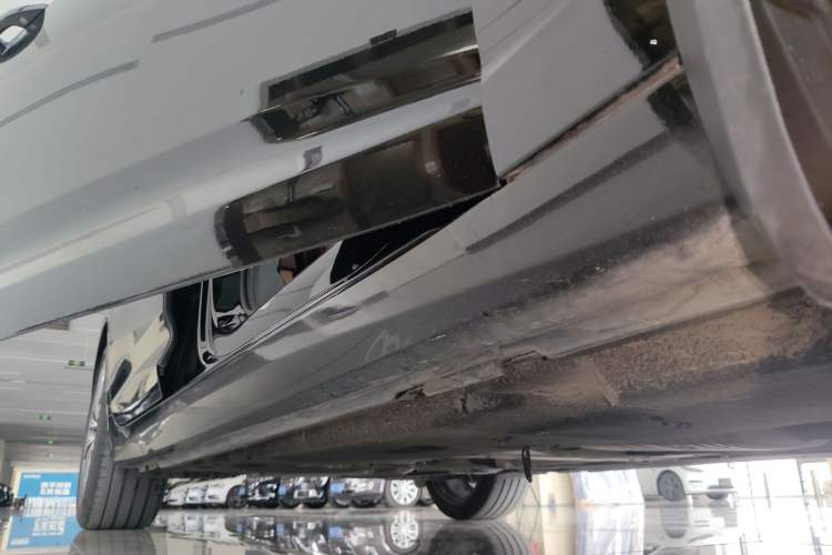 Used Audi A6L 2024 45 TFSI Prestige Elegant Edition Right Side Sill