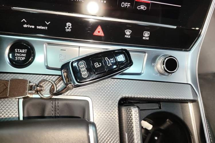 Used Audi A6L 2024 40 TFSI Luxury Dynamic Edition Vehicle Key