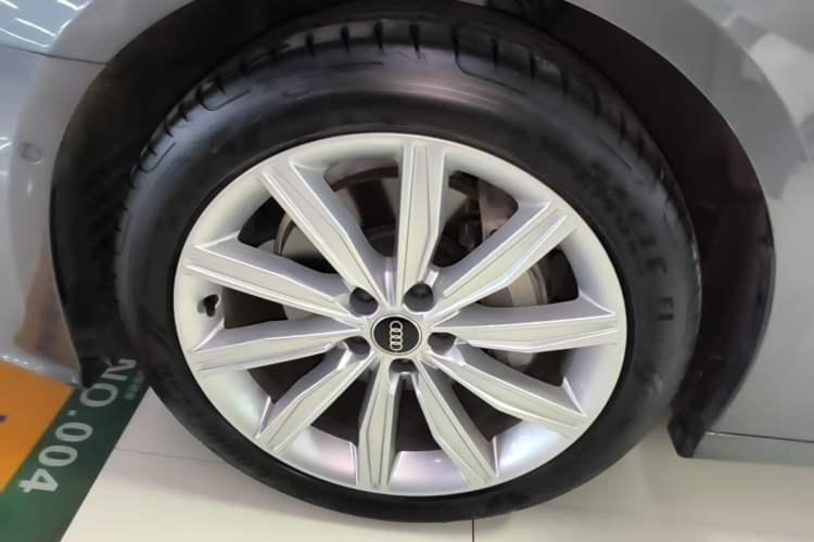 Used Audi A6L 2024 45 TFSI Prestige Dynamic Edition Left Front Wheel Hub