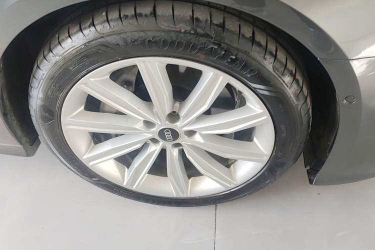 Used Audi A6L 2024 45 TFSI Prestige Dynamic Edition Right Front Wheel Hub