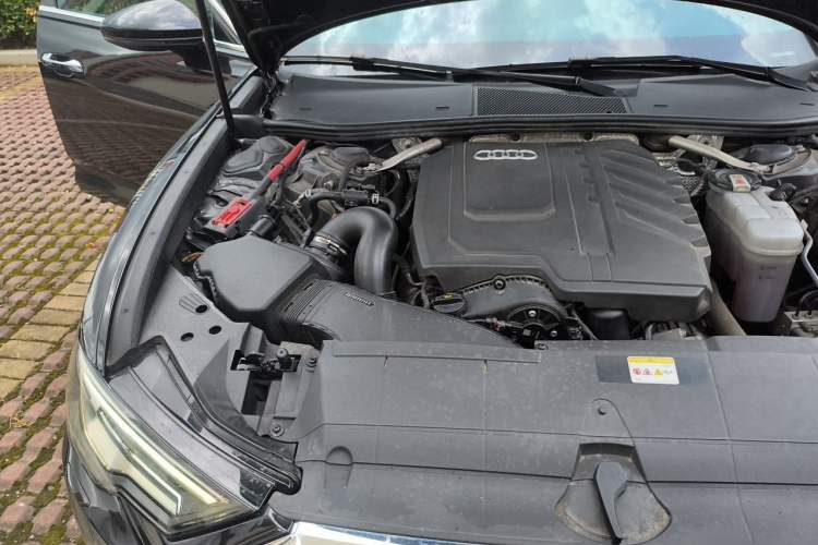 Used Audi A6L 2024 40 TFSI Luxury Prestige Edition Engine Bay Right