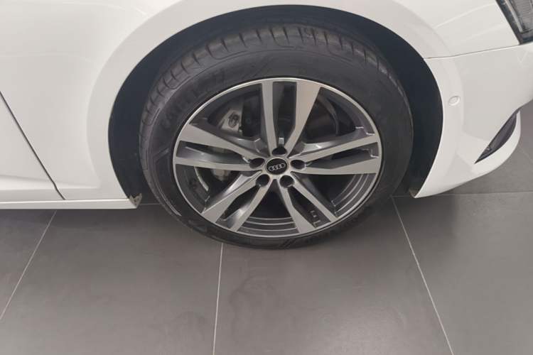 Used Audi A6L 2024 45 TFSI Prestige Elegant Edition Right Front Wheel Hub